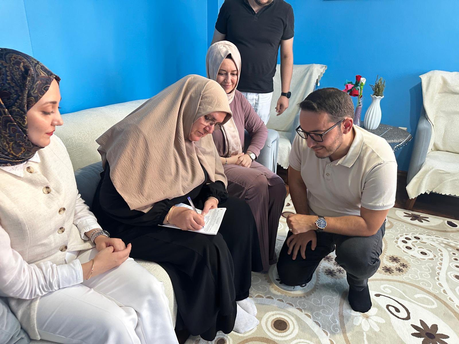 Sn. Nazike Karadaş ve Sn. Hanife Karadaş’ı üye yaparak AK Parti ailemize kazandırdık