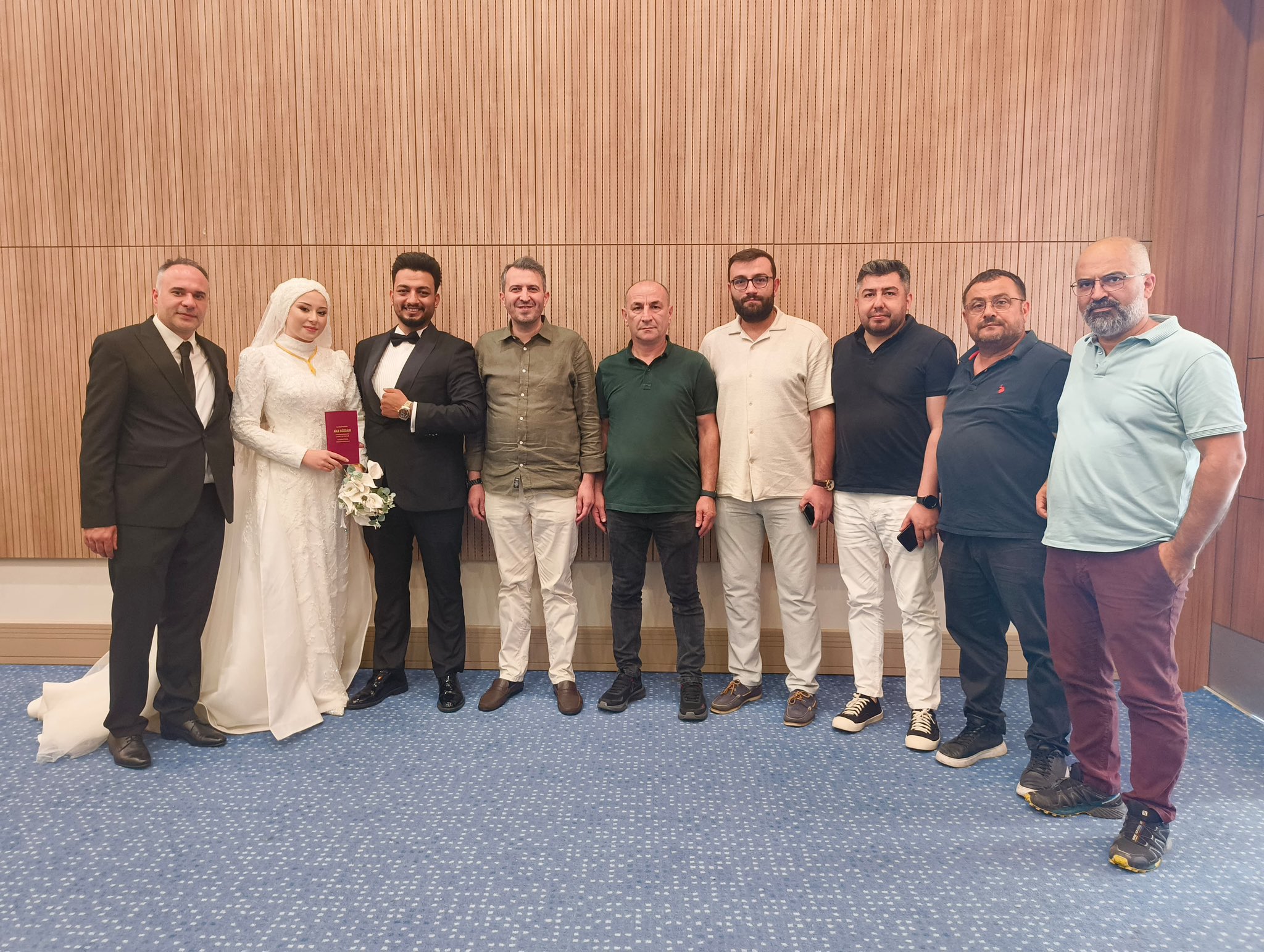 Genç çiftimize bir ömür boyu mutluluklar diliyoruz