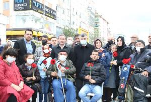 ENGELLİ OLMAK, HAYATI YAŞAMAK İÇİN ENGEL DEĞİLDİR.